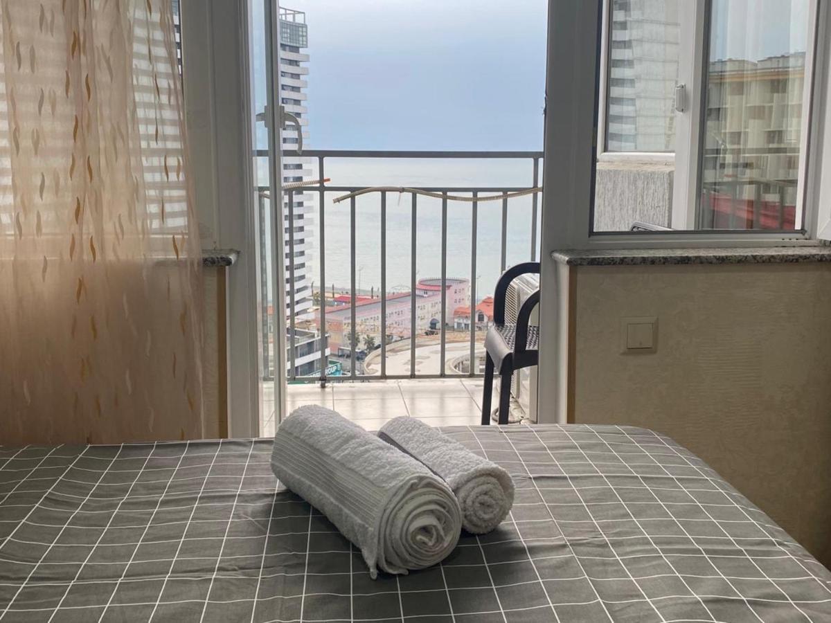 Apartment Black Sea Side Batoemi Buitenkant foto